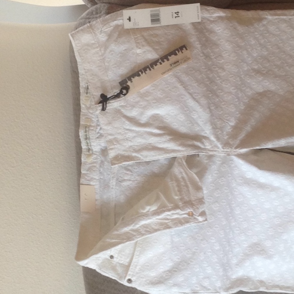 Jones New York Soho ankle embroidered White jeans
